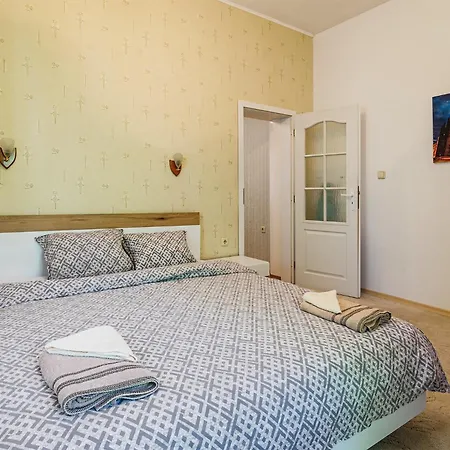 Vintage House 2