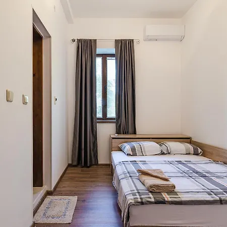 Apartment Vintage House 2 *